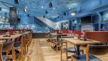 Se sirven desayunos y cocina local