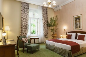 Pillowtop beds, minibar, in-room safe, blackout drapes - Hotel Park Villa (Vienna)