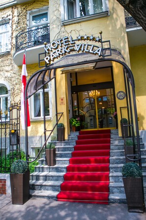 Property entrance - Hotel Park Villa (Vienna)