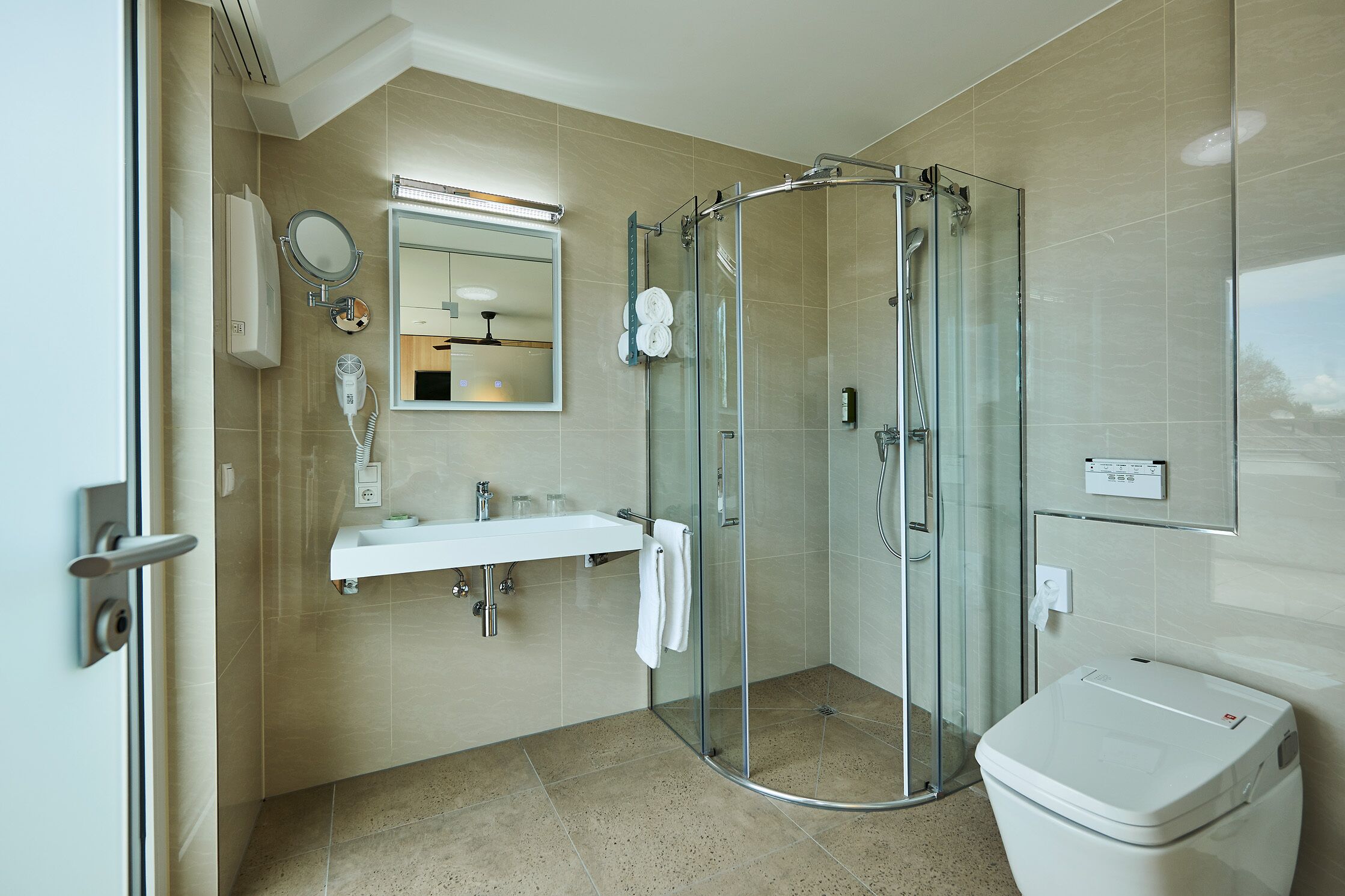 premium double room, balcony | bathroom | shower, free toiletries, hair dryer, towels