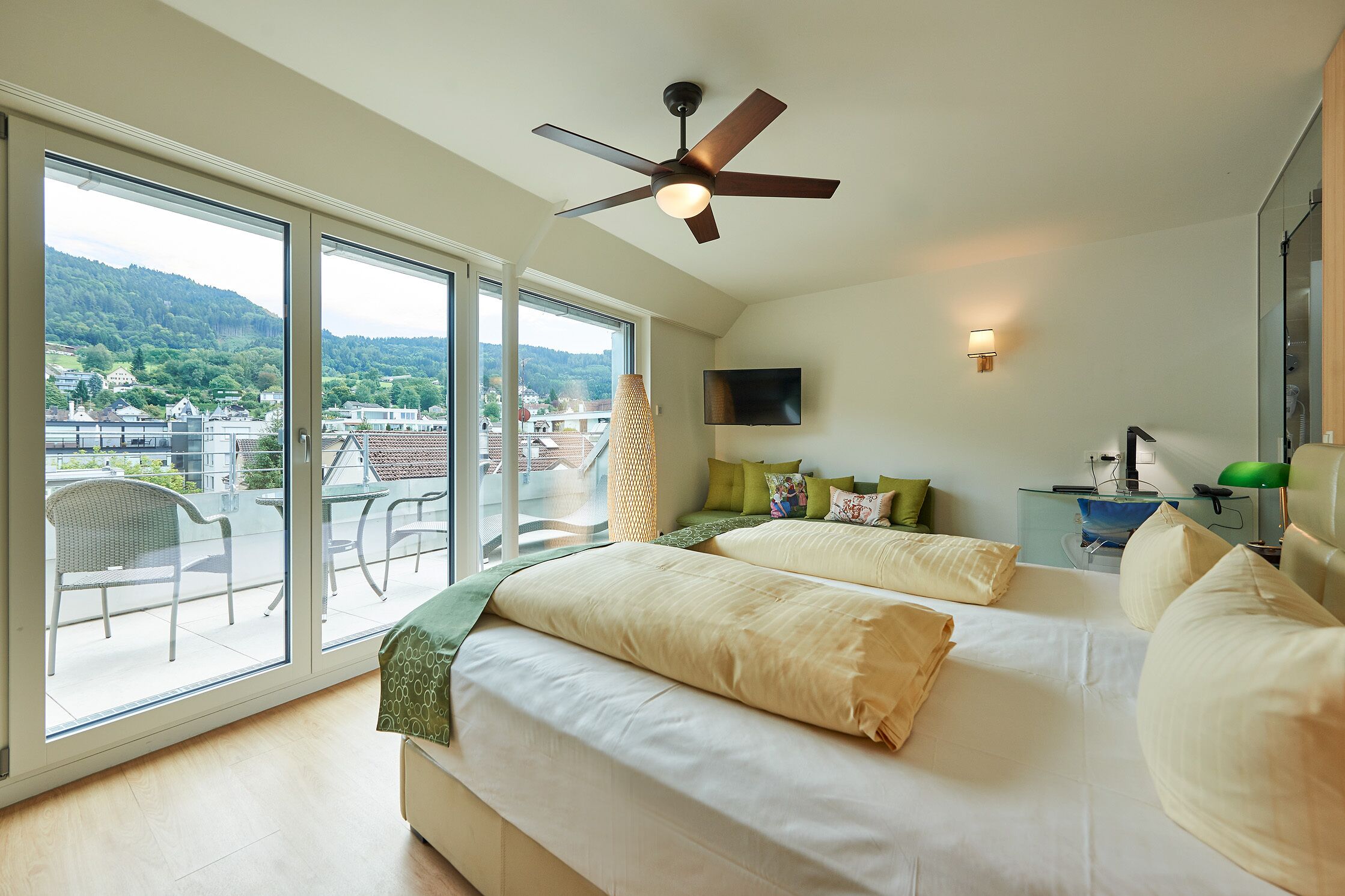premium double room, balcony | in-room safe, desk, iron/ironing board, free wifi