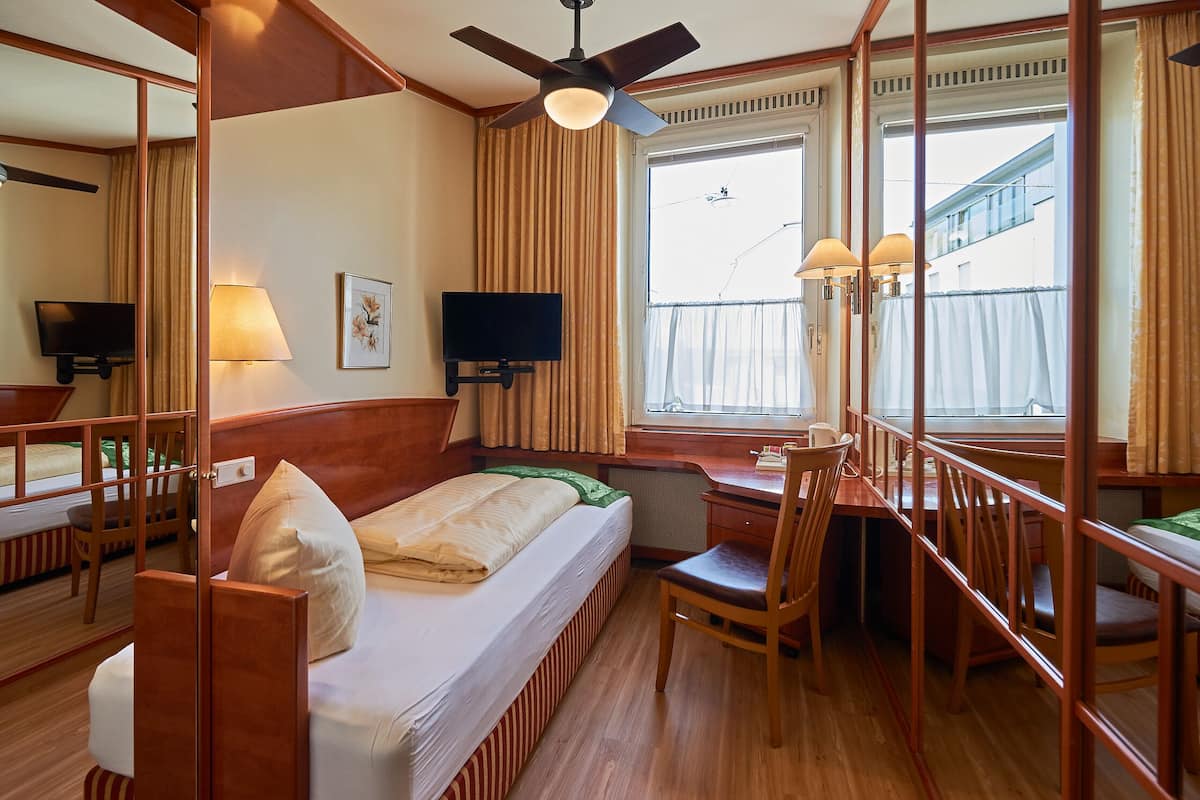 Economy Single Room | In-room safe, desk, iron/ironing board, free WiFi