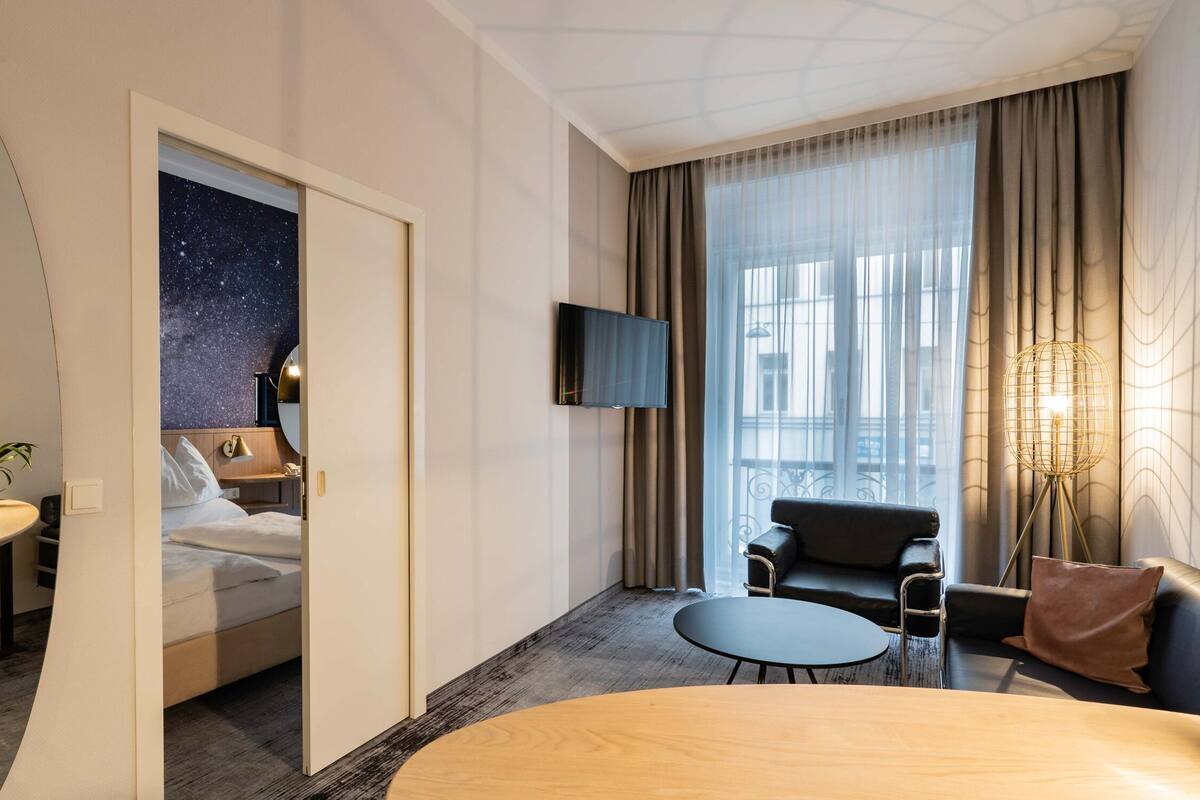 Superior Suite | 1 yatak odası, kaliteli yatak takımı, minibar, odada kasa 