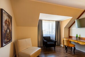 Superior Double Room | Living area | Flat-screen TV