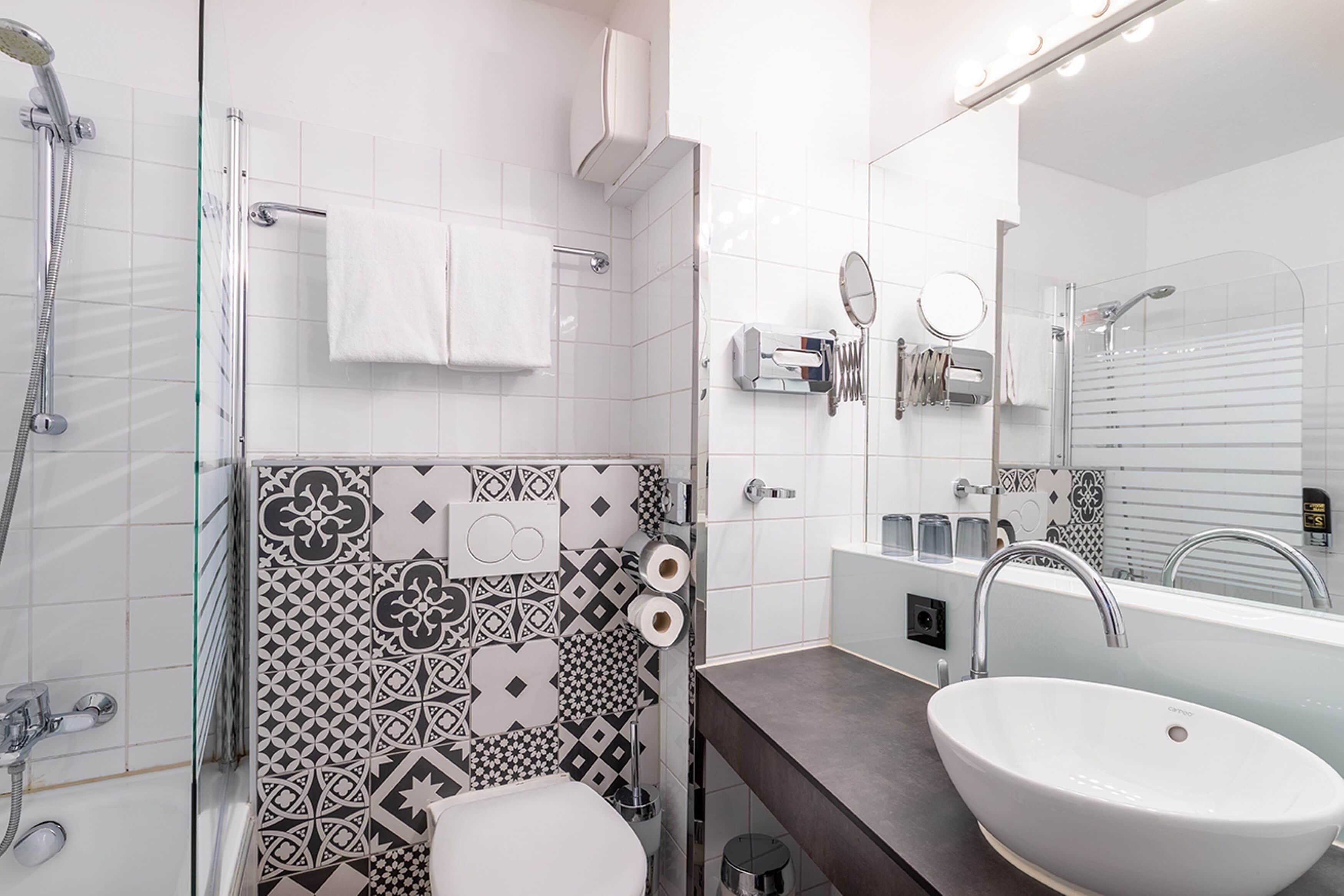 comfort double room | bathroom | free toiletries, hair dryer, towels, soap