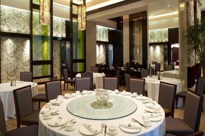 4 restaurants, breakfast, lunch, dinner served; Chinese cuisine - Hengshan Garden Hotel (Shanghai)