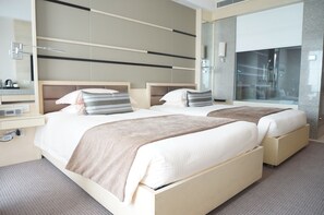 Executive Deluxe Room | Minibar, in-room safe, desk, blackout drapes - Hengshan Garden Hotel (Shanghai)