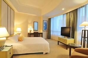 Premium bedding, down duvets, minibar, in-room safe