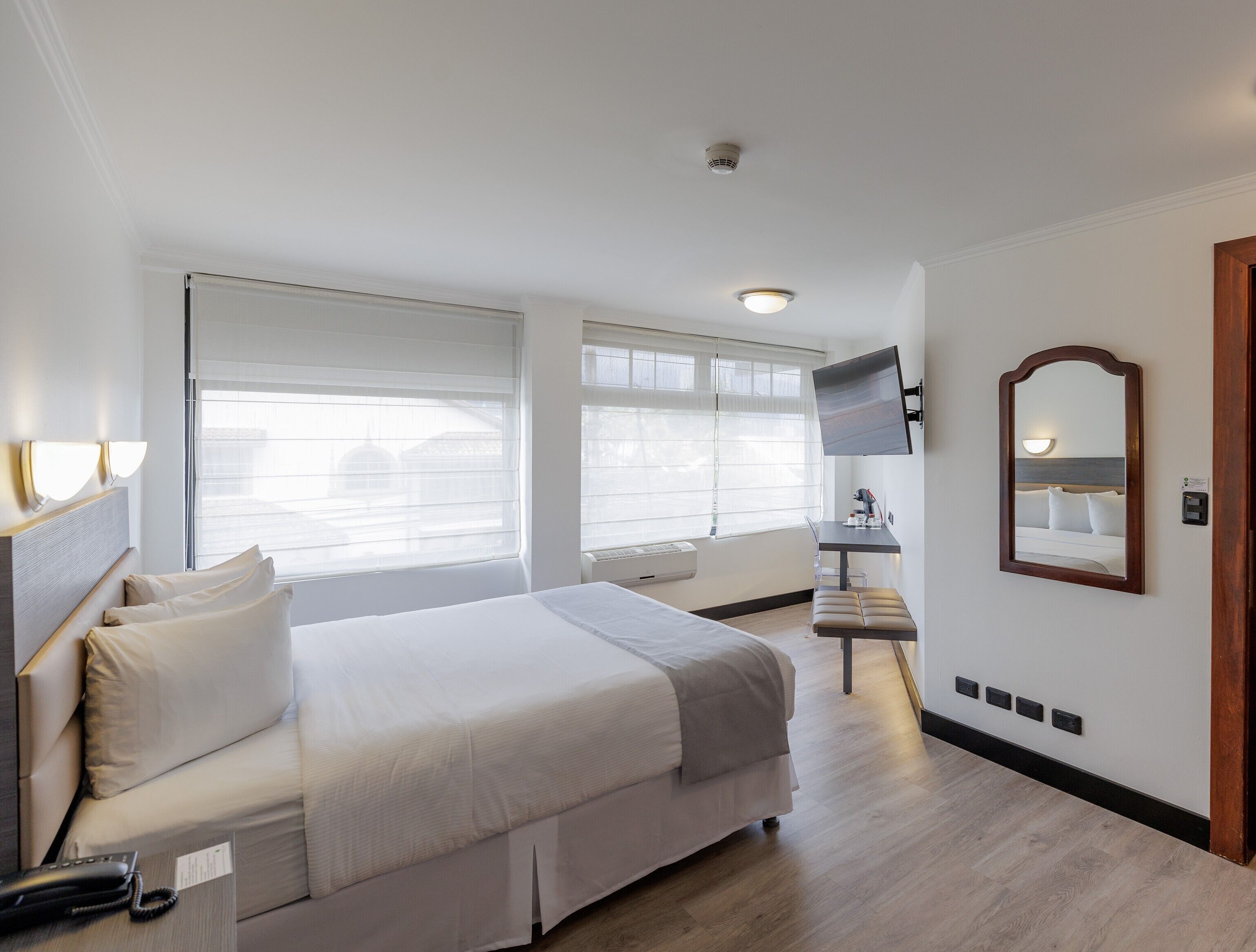 executives &amp; travelers 1 king bed | 1 bedroom, premium bedding, down duvets, in-room safe