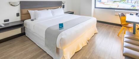 Executives & Travelers 1 King bed | Premium bedding, down duvets, in-room safe, desk