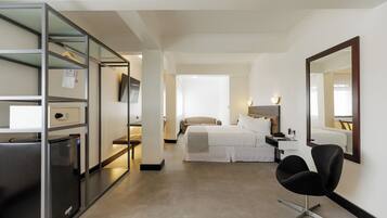 Premium Suite | Premium bedding, down duvets, in-room safe, desk