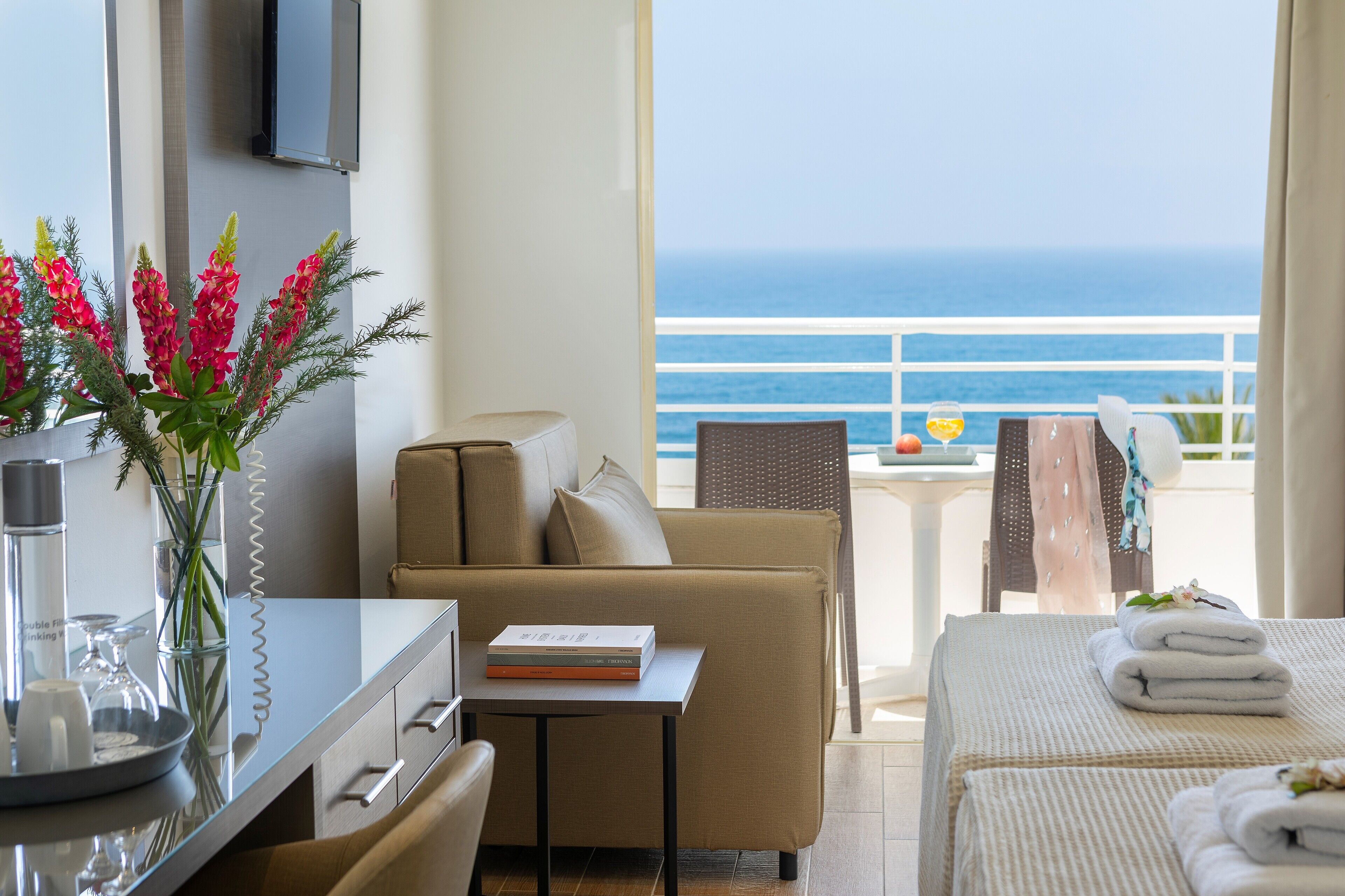 double or twin room, 1 double or 2 single beds, sea view | balcony view