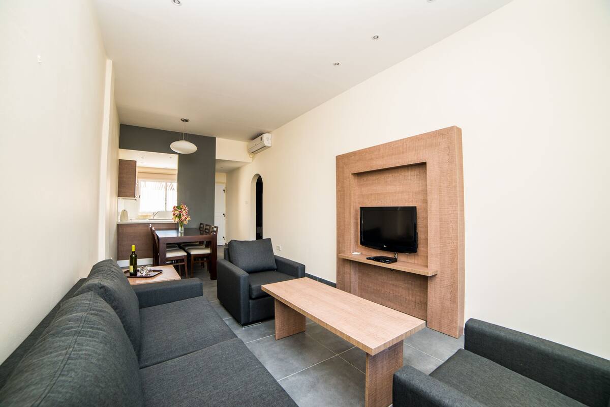 Villa, 2 Bedrooms | In-room dining