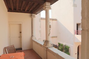 Deluxe Double Room | Terrace/patio