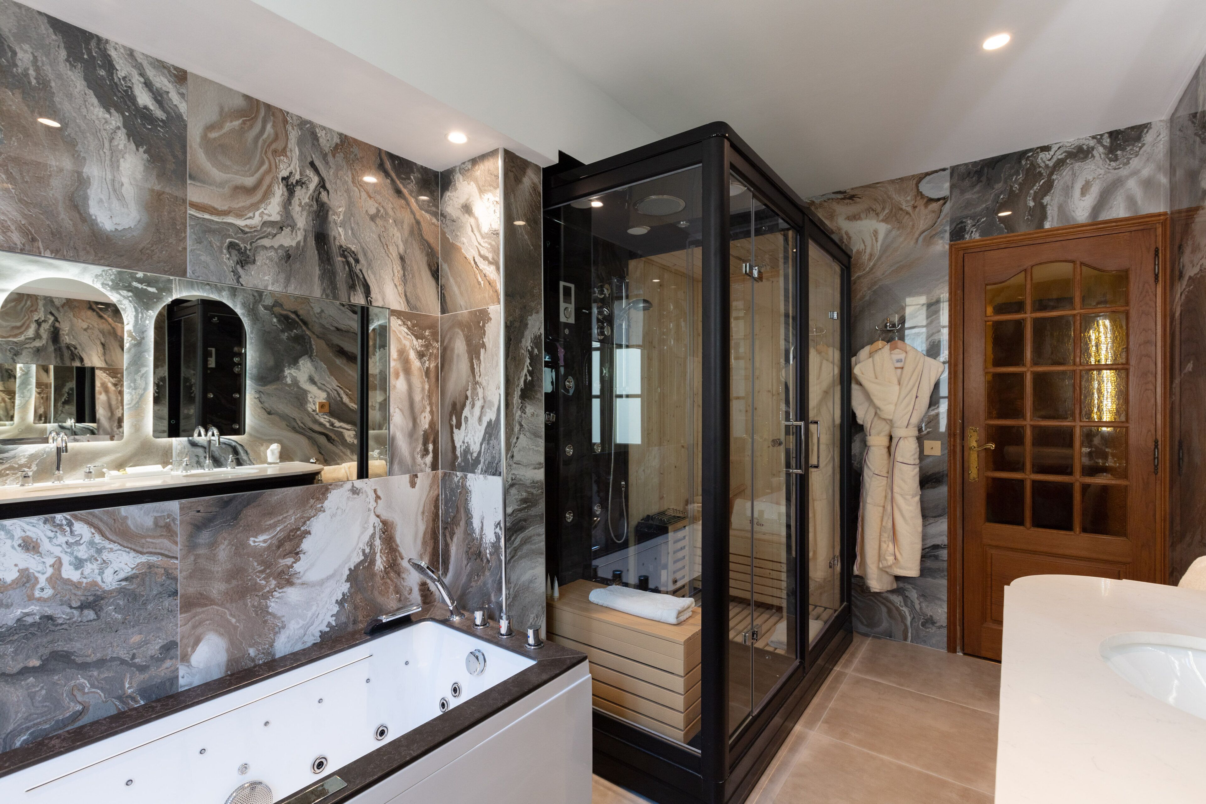 1 bedroom, premium bedding, minibar, in-room safe