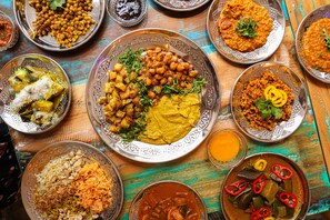 2 restaurants, lunch, dinner served; French cuisine 