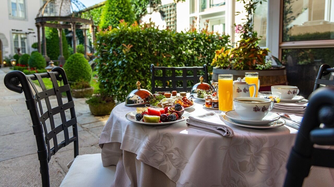 Petit déjeuner buffet servi tous les jours en supplément