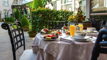 Desayuno buffet todos los días (con cargo)