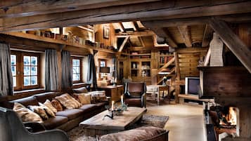 Chalet des Fermes | Living room | Plasma TV, DVD player, pay movies