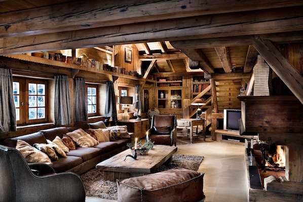 Chalet des Fermes | Living room | Plasma TV, DVD player, pay movies