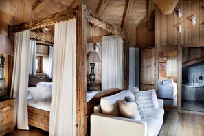 Rochebrune Suite | Premium bedding, pillowtop beds, minibar, in-room safe - Les Fermes De Marie (Megeve)