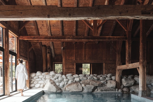 2 indoor pools, sun loungers