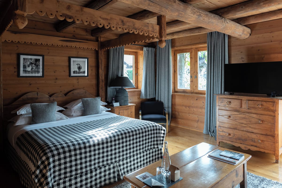 Suite with room for 1 child | Premium bedding, pillowtop beds, minibar, in-room safe