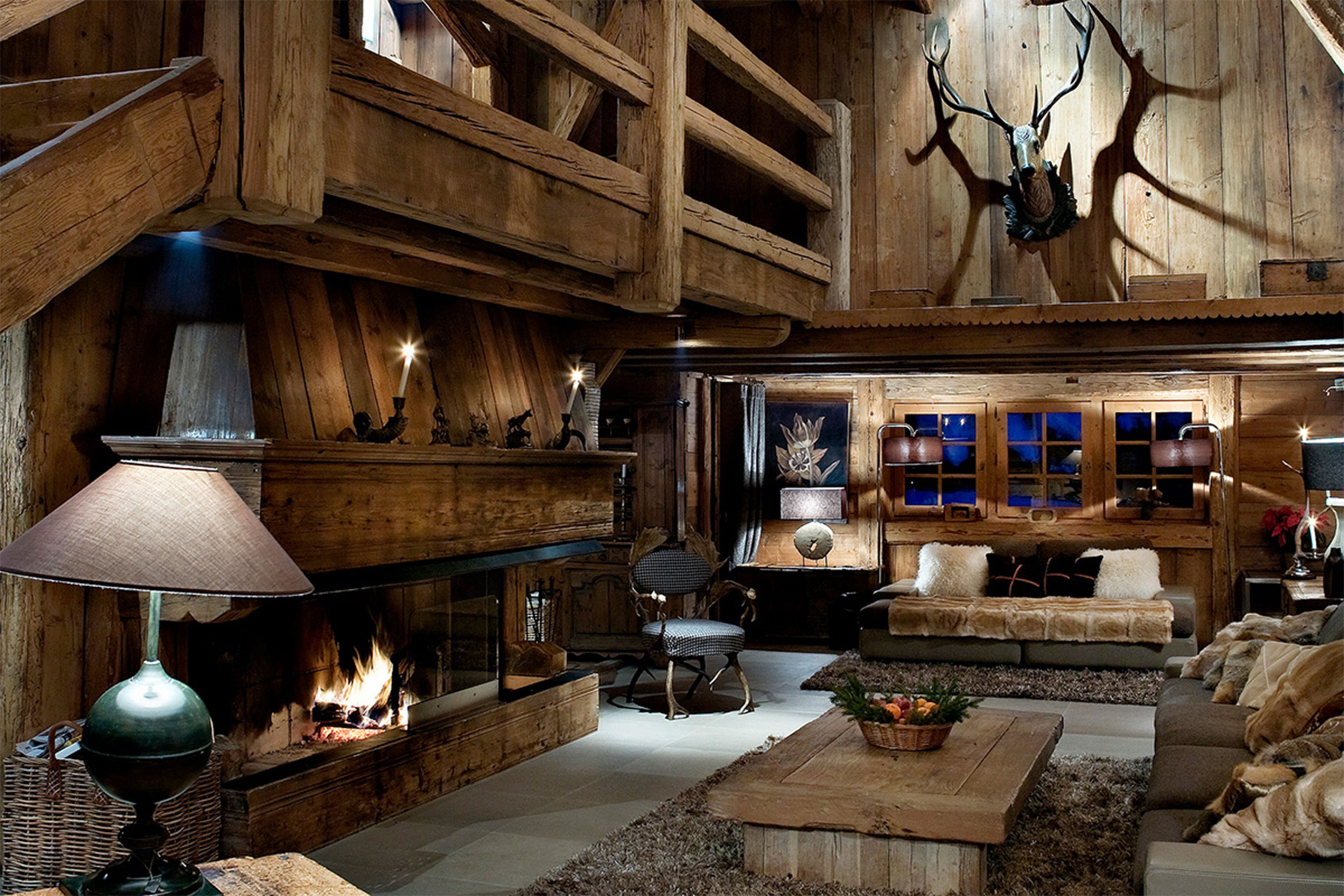 Chalet | Woonkamer | Plasmatelevisie, een dvd-speler en betaalfilms