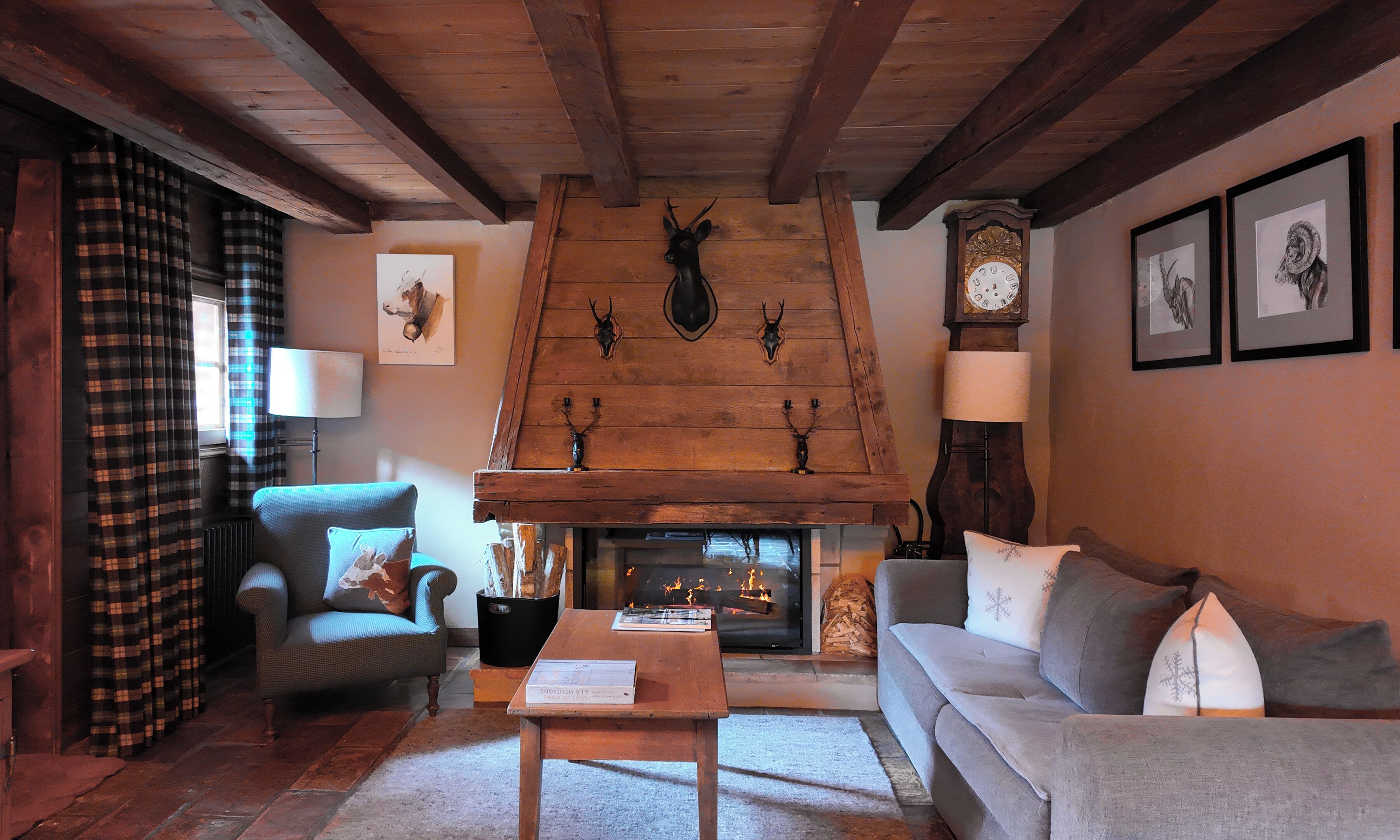Chalet Rochebrune | Living area | Plasma TV, DVD player, pay movies