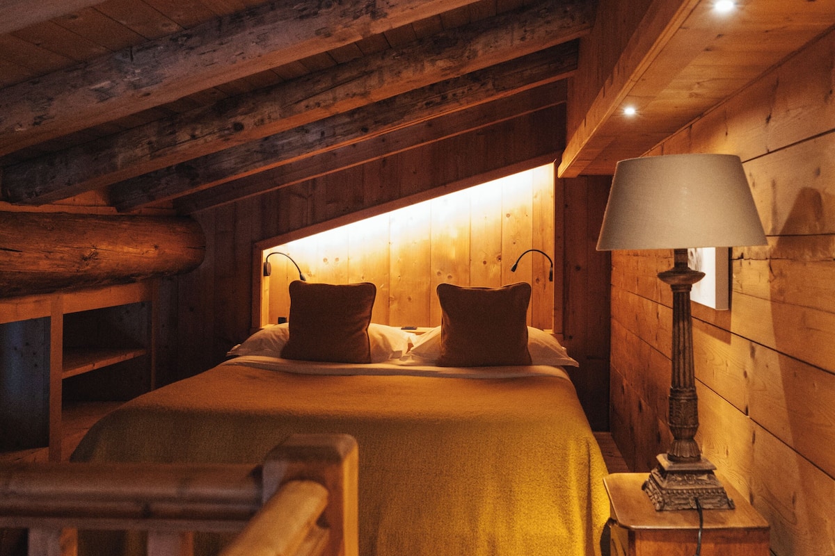 Duplex | Premium bedding, pillowtop beds, minibar, in-room safe