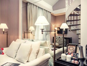 In-room safe, desk, soundproofing, iron/ironing board