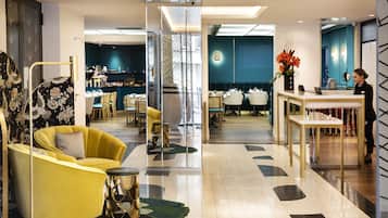 Sala de estar en el lobby