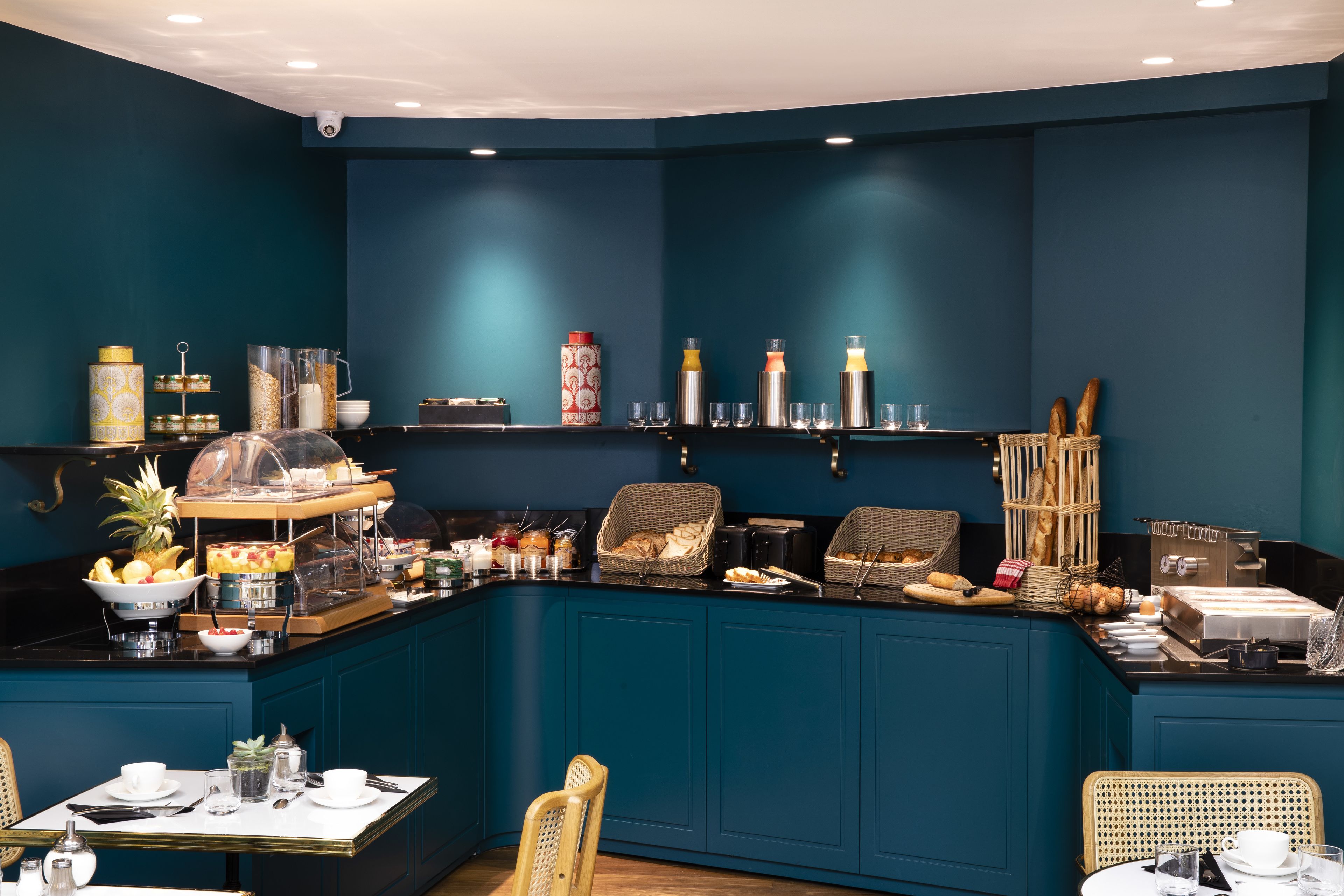 daily buffet breakfast (eur 20 per person)