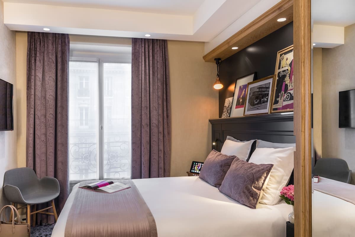 Minibar, in-room safe, desk, blackout curtains