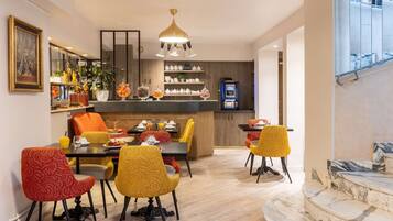 Daily buffet breakfast for a fee