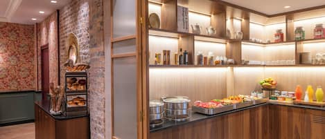 Daily buffet breakfast (EUR 14 per person)