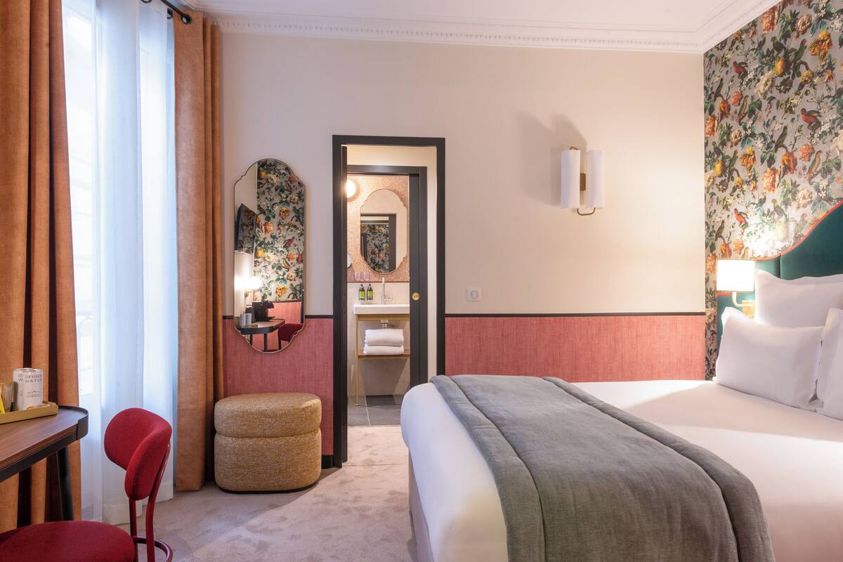 Deluxe baignoire | Premium bedding, in-room safe, blackout drapes, soundproofing