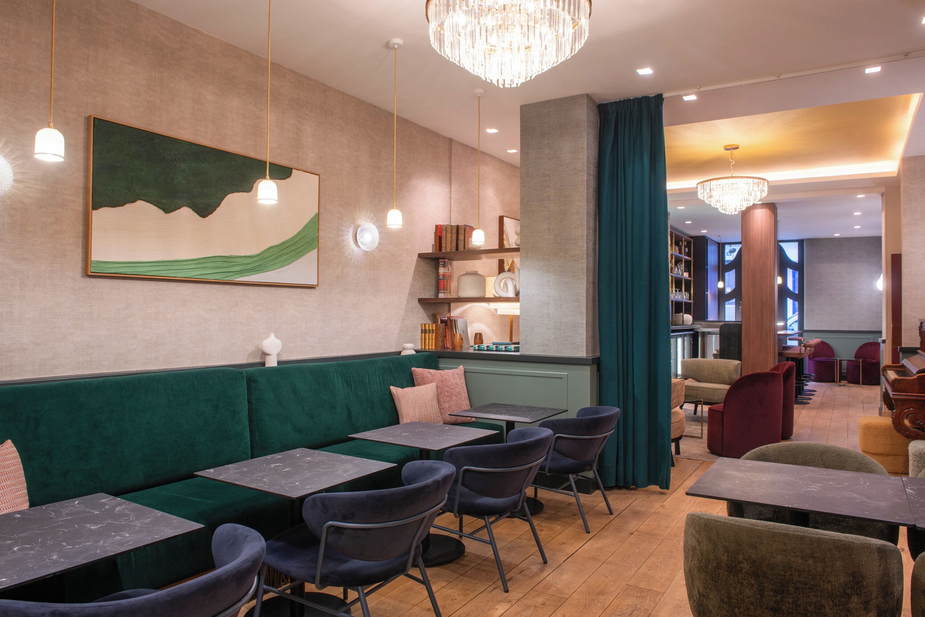 Petit déjeuner buffet (14 EUR par personne)