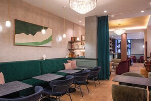 Frokostbuffé hver dag (EUR 14 per person)