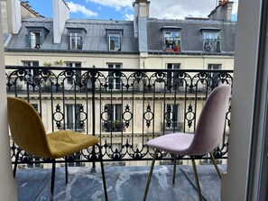 Tweepersoonskamer, balkon | Uitzicht vanaf balkon