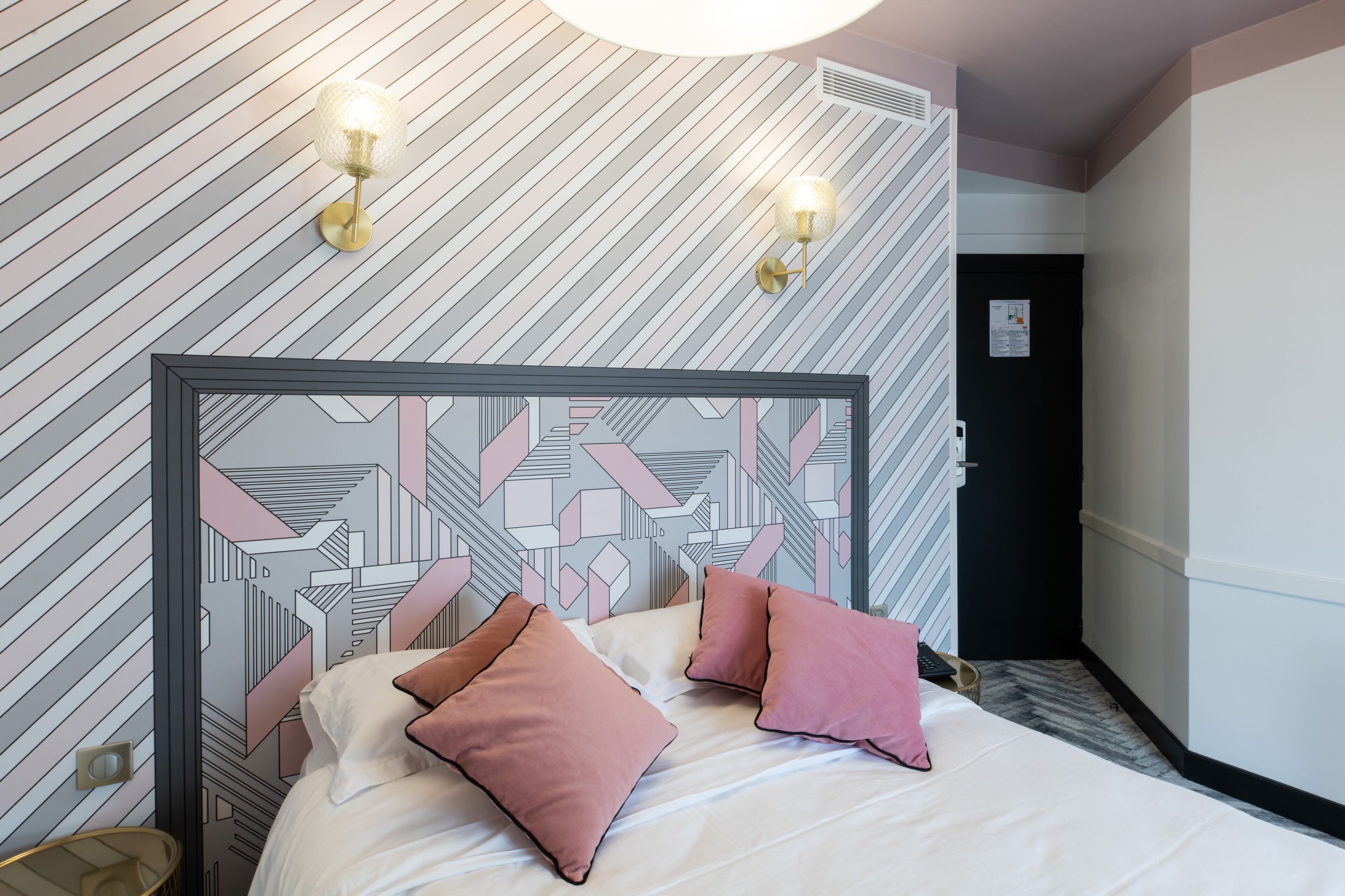 single room | premium bedding, select comfort beds, in-room safe, desk