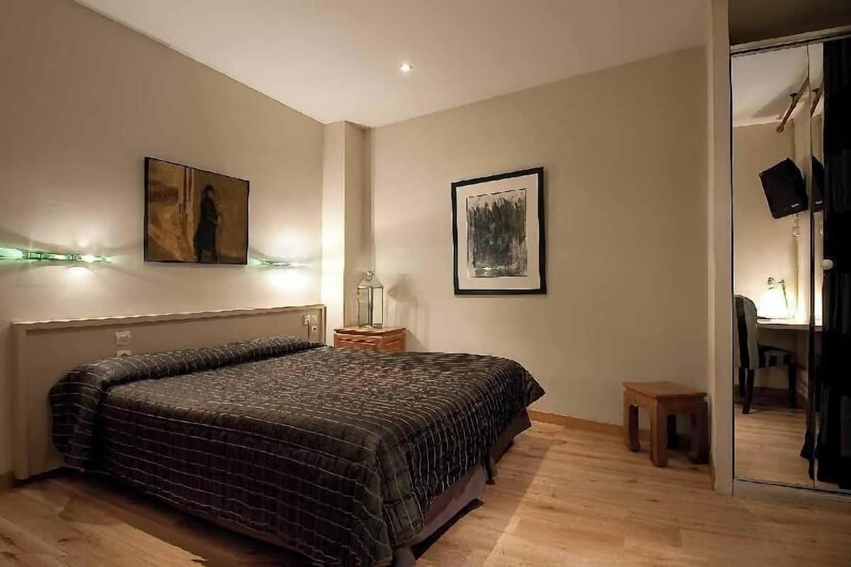 Coffres-forts dans les chambres, bureau, chambres insonorisées