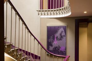 Staircase - Hôtel Mondial (Paris)