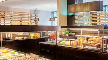 Petit déjeuner buffet servi tous les jours en supplément