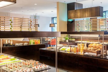 Tägliches Frühstücksbuffet gegen Gebühr