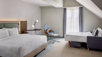 Familienzimmer, 1 Doppelbett, Nichtraucher | Minibar, Zimmersafe, Schreibtisch, schallisolierte Zimmer