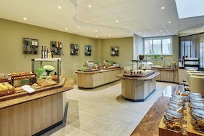 Tägliches Frühstücksbuffet gegen Gebühr