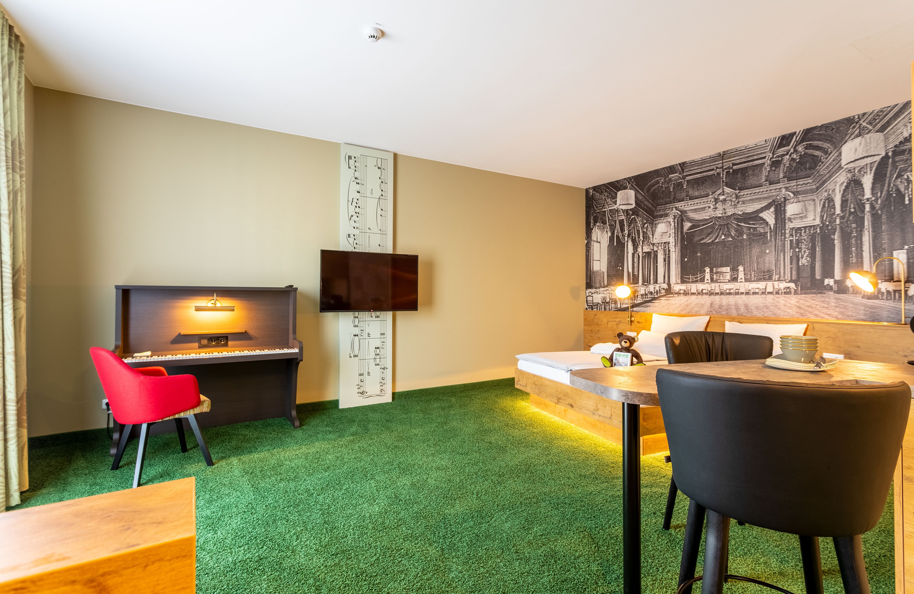 roomy large double room with kitchenette | 2 bedrooms, hypo-allergenic bedding, in-room safe, desk