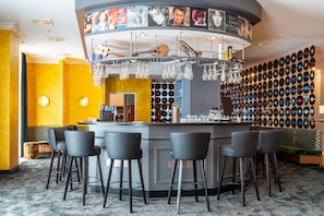 Bar (in der Unterkunft)