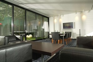 迷你吧、客房内保险箱、隔音、熨斗/熨板